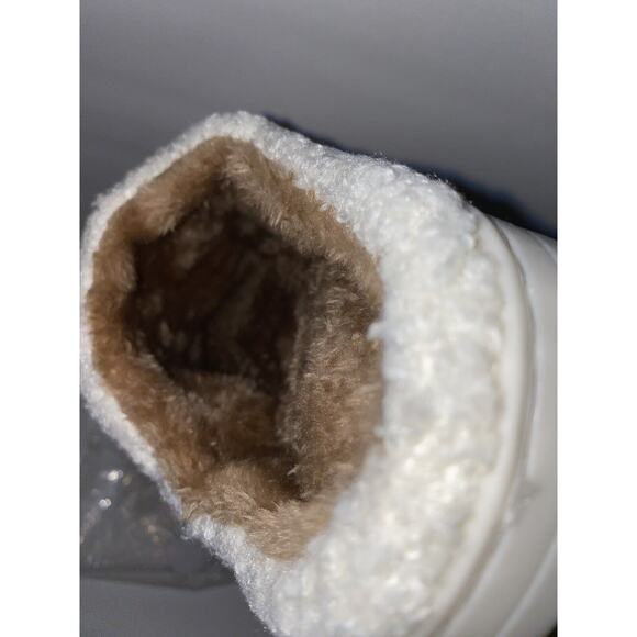 New Pink Smiley Face Sz 42-43 (8-9) Fleece Outside And Inside Slide On Slippers - Picture 5 of 5